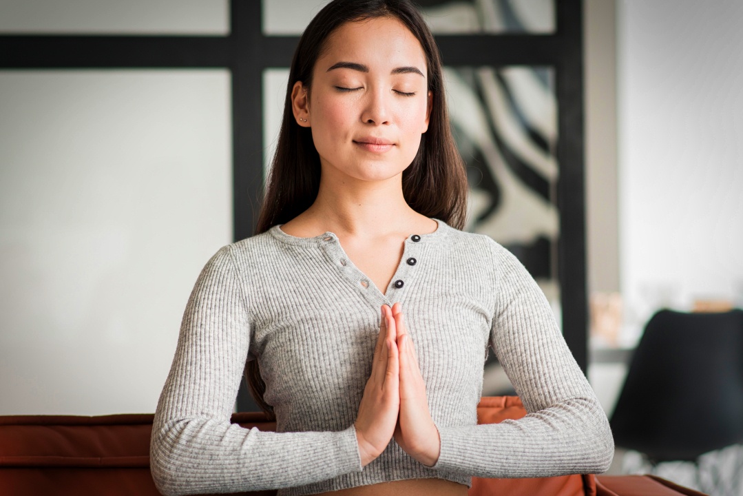 13 Key Tips for Creating a Successful Yoga Lifestyle practicing a yoga lifestyle