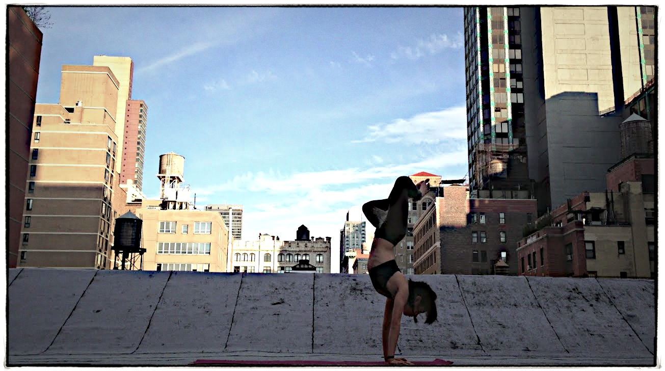 Dawn to Dusk: NYC Yoga Time-lapse Video NYC Yoga time-lapse Video